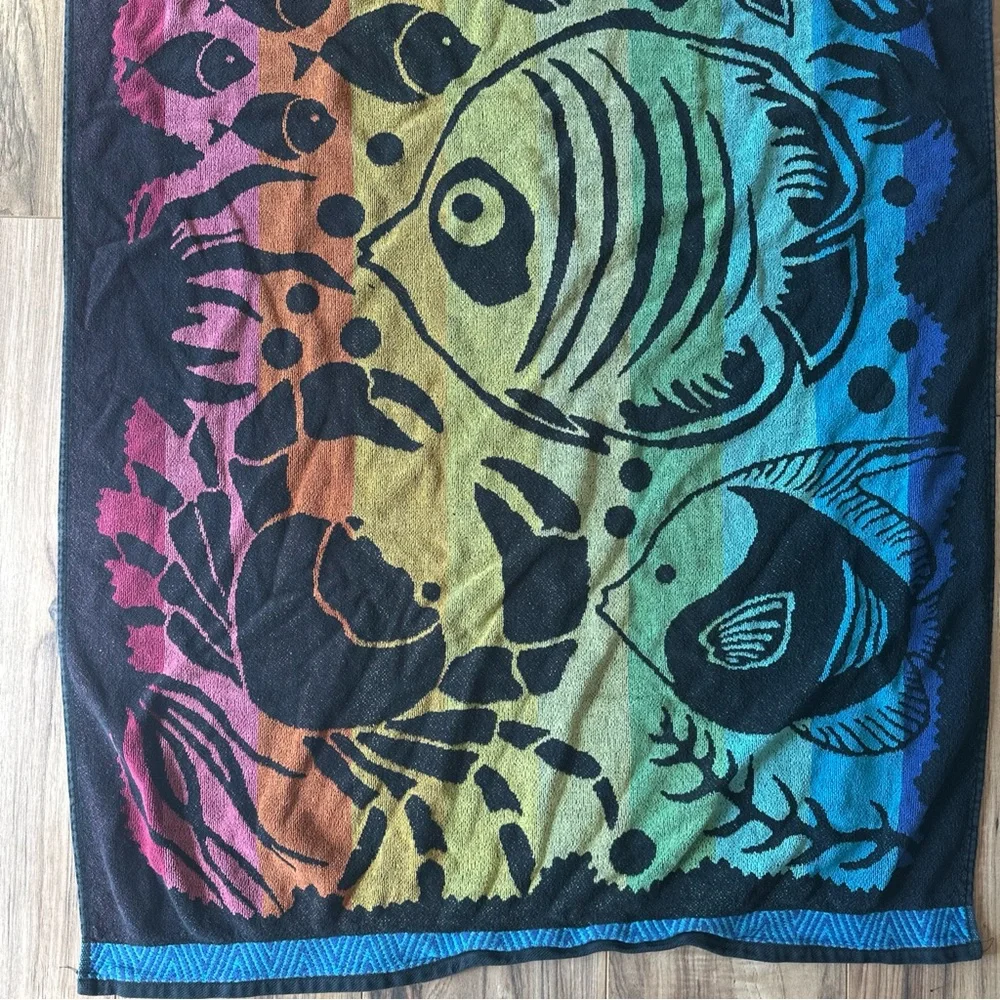 Vintage Beach Towel Rainbow Fish black Made In Turkey Crab Starfish